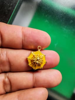 Spider Wealth-Trap Coin B.E. 2547 Gold-Leaf Glazed by Luang Pu Supha, Wat Silsupharam, Phuket — รูปที่ 4