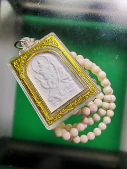 Phra Luang Ta Maa Over Brahma Amulet with Plastic Bead Rosary from Wat Tham Mueang Na, Lampang — รูปที่ 3