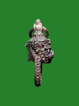 Takroh Pendant with Thao Wessuwanna Head Design, 92% Silver, 8 Grams, Large — รูปที่ 2