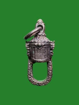 Takroh Pendant with Thao Wessuwanna Head Design, 92% Silver, 8 Grams, Large — รูปที่ 3