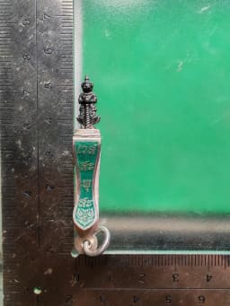 Thao Wesssuwan Deity Amulet Brooch with Silver 92.5% — Green Enamel — รูปที่ 5