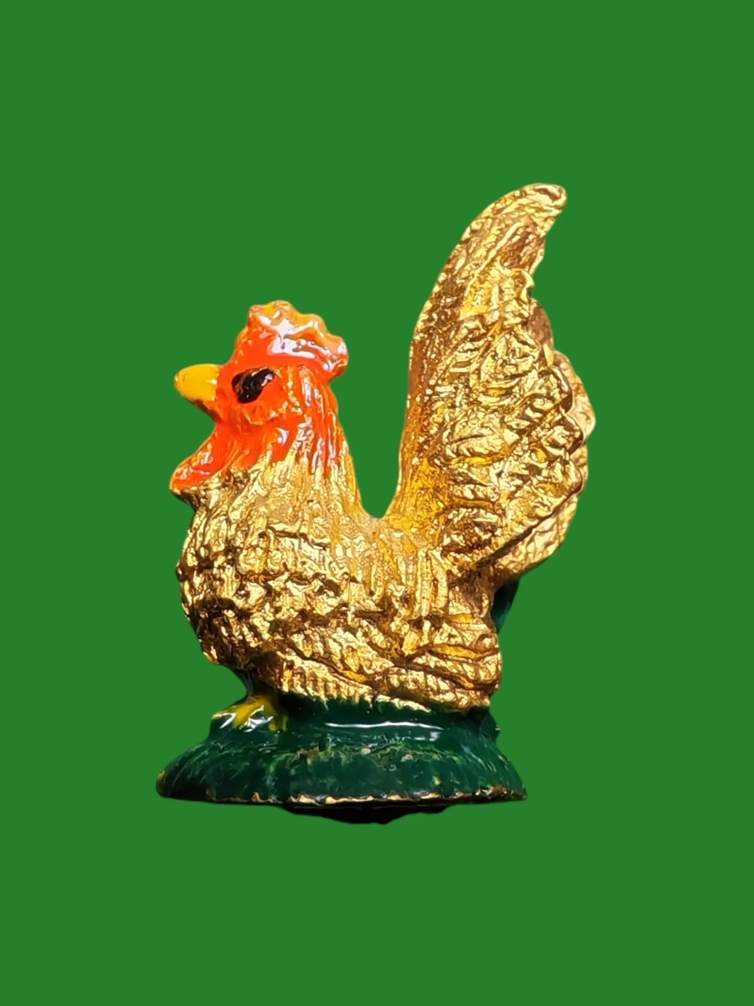Luang Pho Daeng Crystal Rooster Wealth-Calling Amulet Wat Huay Chalongrat B.E. 2543 Powder-Sealed Base