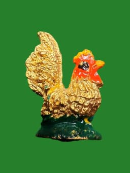 Luang Pho Daeng Crystal Rooster Wealth-Calling Amulet Wat Huay Chalongrat B.E. 2543 Powder-Sealed Base — รูปที่ 2
