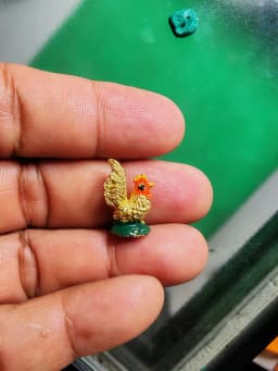 Luang Pho Daeng Crystal Rooster Wealth-Calling Amulet Wat Huay Chalongrat B.E. 2543 Powder-Sealed Base — รูปที่ 4