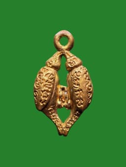 Sarika Pair Amulet Luang Pho Chom Wat Lak Song Samut Sakhon B.E. 2548 Brass — รูปที่ 1