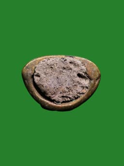 Golden Kumarn Charm for Prosperity, Portable Metal, Large Mold, Special Edition B.E. 2542, Bone Ash Base, Luang Pu Yem, Wat Sam Ngam, Nakhon Pathom — รูปที่ 4