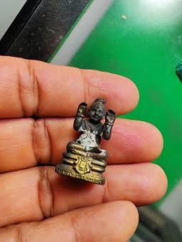 Golden Kumarn Charm for Prosperity, Portable Metal, Large Mold, Special Edition B.E. 2542, Bone Ash Base, Luang Pu Yem, Wat Sam Ngam, Nakhon Pathom — รูปที่ 5